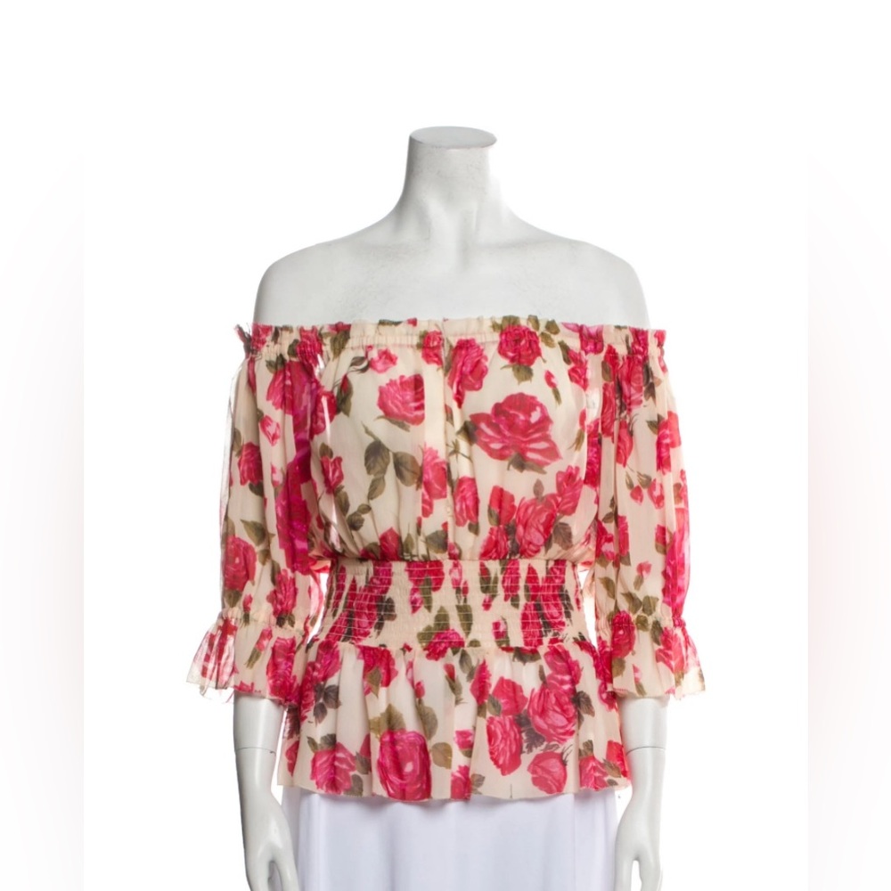 L’Agence Aubriella off the shoulders
